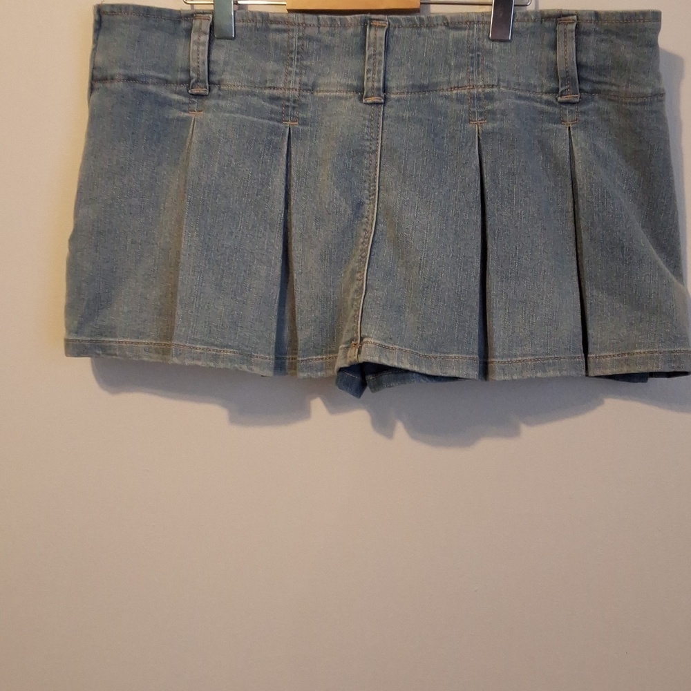 Micro-Denim Mini Skort. - Picture 3 of 4